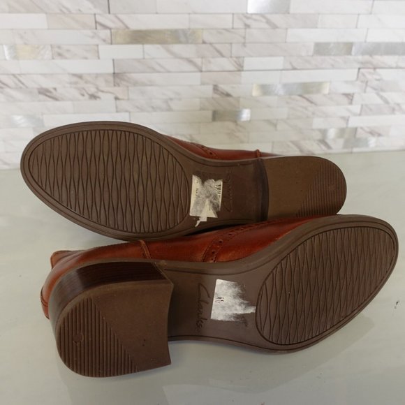 Clarks Boots Womens Leather 6.5 Boots Chelsea Ankle Booties Brown‎ Artisan - Picture 7 of 10